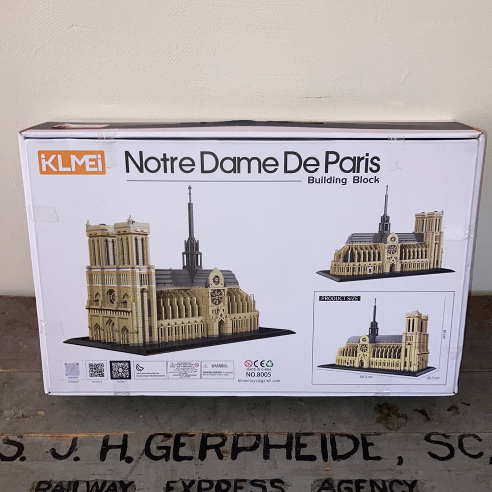 KLMEI Notre Dame de Paris Castle No. 8005 7380 Pieces New in Box
